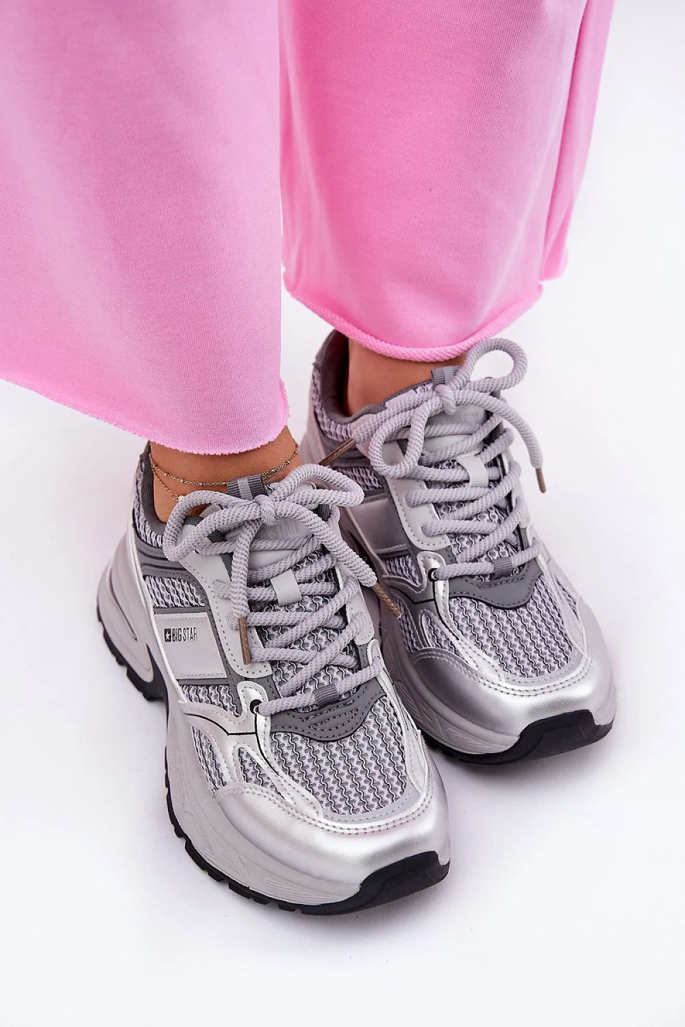 Baskets modernes femmes cuir écologique textile design sportif tendance confort quotidien semelle épaisse amorti adéquat