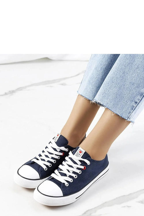 Baskets classiques pour femmes, design intemporel, tige en toile, semelle en caoutchouc, style casual, confort maximal, idéales pour l'été, logo personnalisé, taille standard, lacets blancs, bleu marine, blanc, rouge