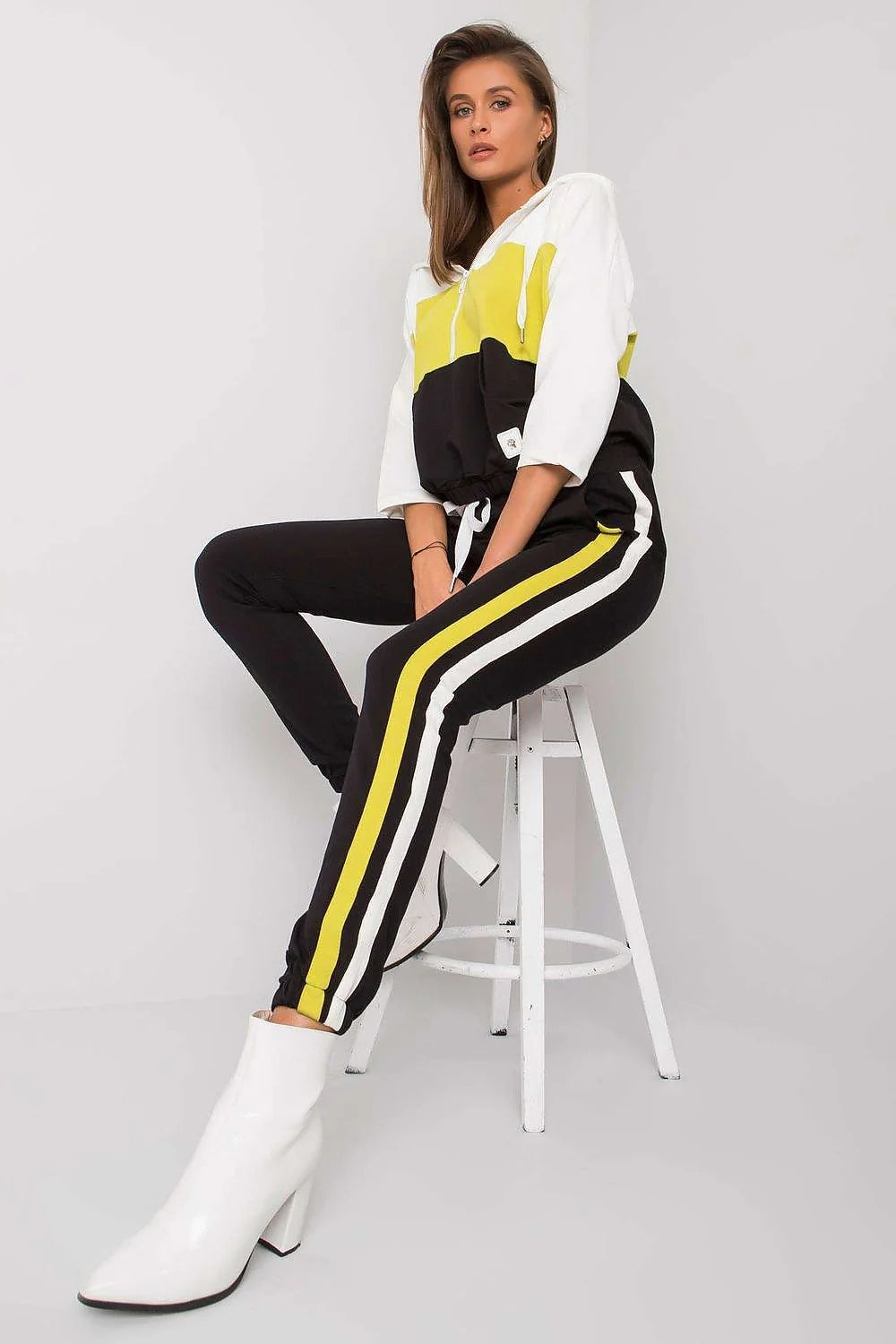 Ensemble survêtement coton élasthanne gris foncé blanc moderne décontracté sweat-shirt manches longues pantalon jogging zip col montant confortable