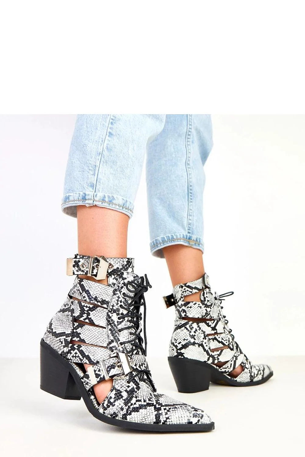 bottines femme similicuir écologique texturé effet python noir blanc découpes décoratives lacets boucles bride réglable bout pointu talon bloc moyen