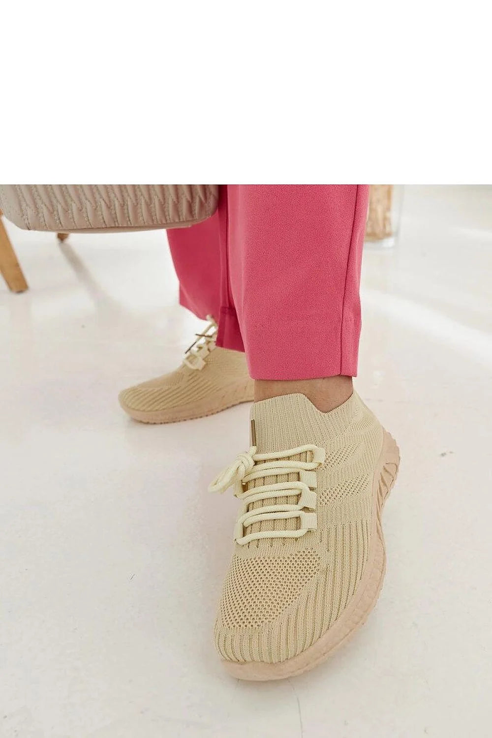 baskets solea femme maille tricotée beige nude silhouette sock col monté lacets plats semelle épaisse texturée amorti respirante