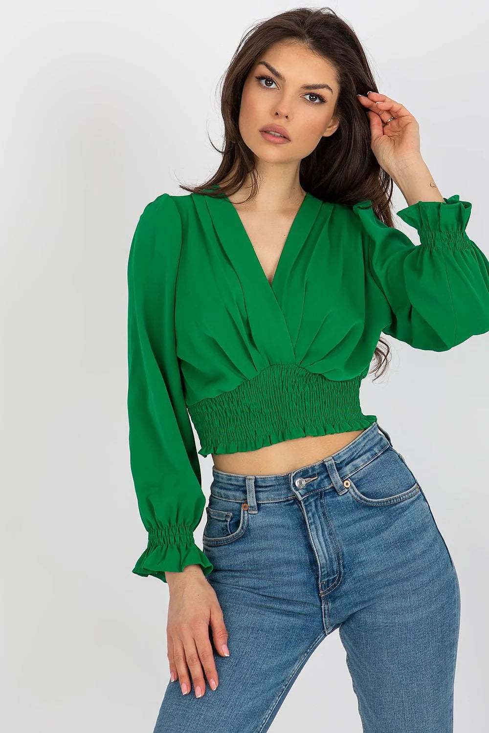 Chemisier moderne élégant coupe crop décolleté V manches longues bouffantes taille élastiquée vert vif polyester finitions soignées femme mode