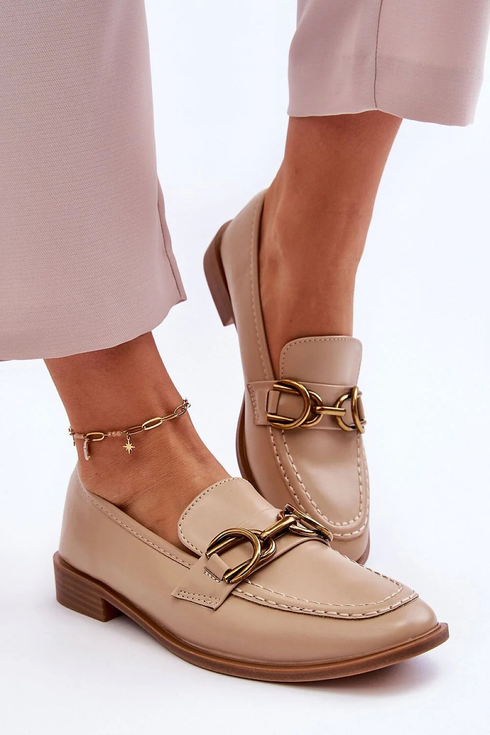 mocassins femme beige simili cuir écologique mors métal doré petit talon bas semelle antidérapante surpiqûres élégants confortables polyvalents