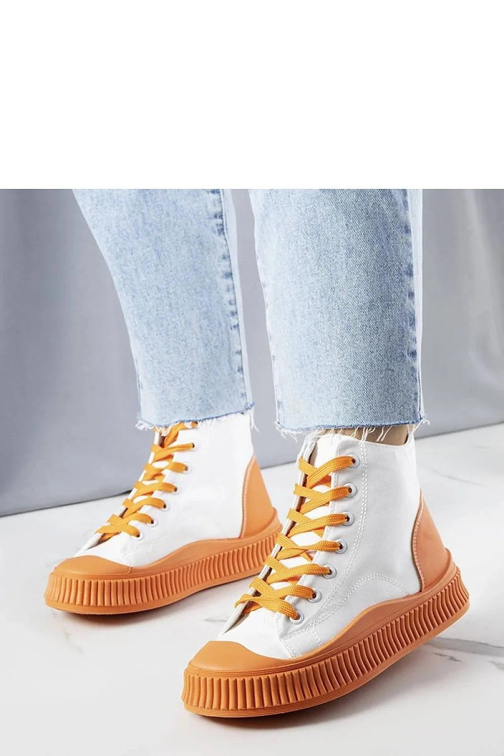 Baskets montantes femmes design moderne classique toile blanche cuir orange confort hauteur talon 4,5 cm style décontracté