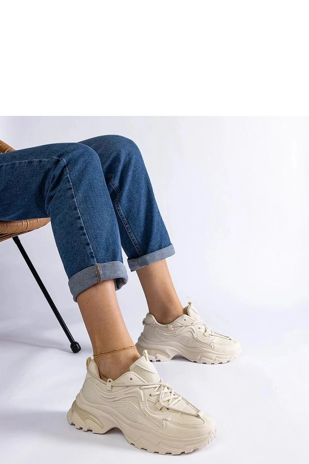 Baskets de sport pour femme style urbain beige tige basse semelle épaisse lacets confortables durables mode casual