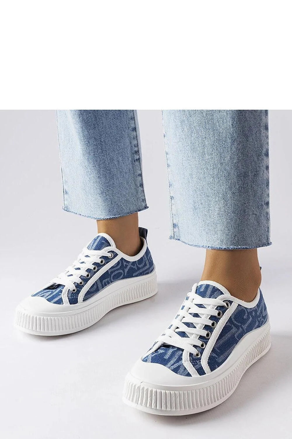 Sneakers femme style casual denim bleu motif blanc semelle blanche plateforme tige basse ajustable confortable mode été