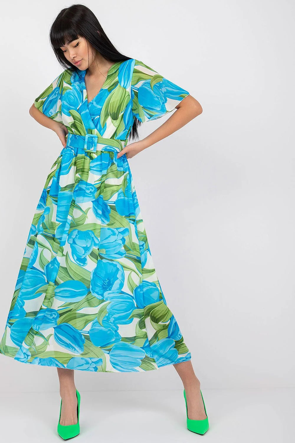 Robe d'été féminine manches courtes style décontracté-chic polyester elasthanne vert blanc robe fluide évasée taille ajustable pour femmes