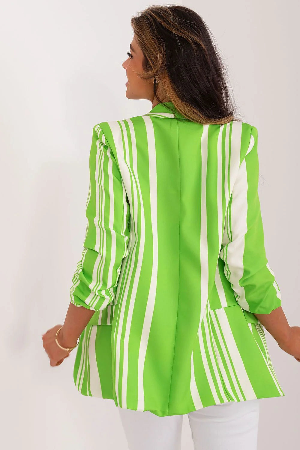 Veste femme design moderne rayures verticales vert vif blanc polyester coupe ajustée manches 3/4 sans boutons