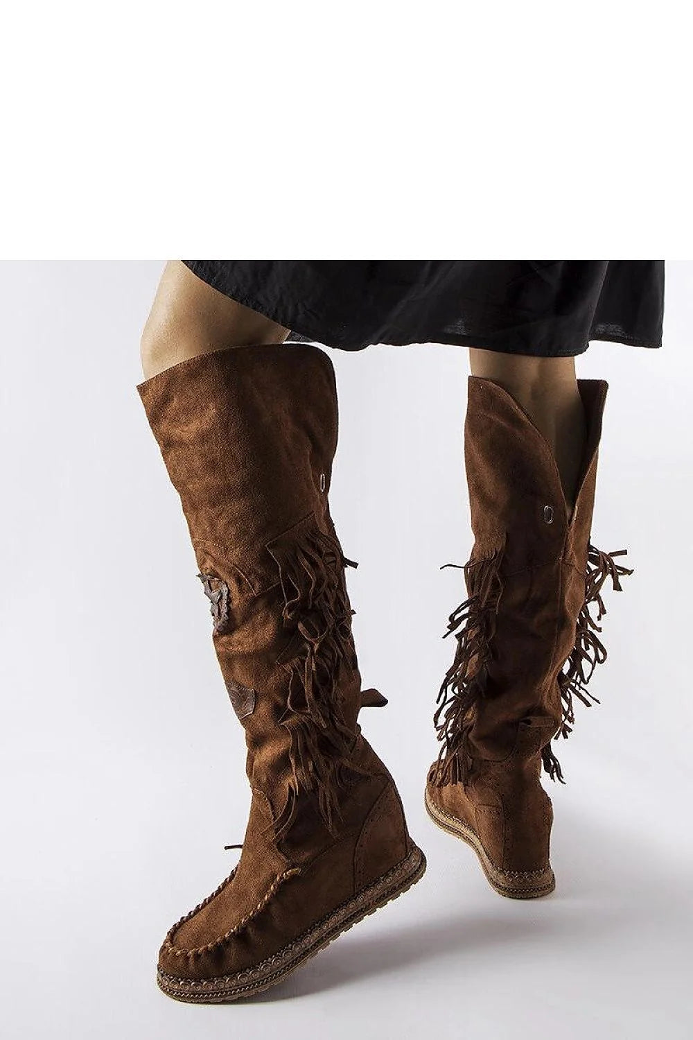 Bottes hautes cothurnes daim brun style western boho franges semelle tressée design rustique artisanal femme confortable
