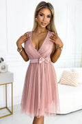 Robe de cocktail élégante en tulle rose poudré sans manches décolleté en V ceinture satinée occasion spéciale taille ajustable femme