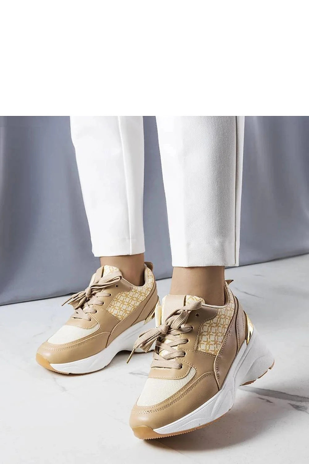 Baskets Solea femmes design moderne beige blanc doré lacets souples amorti confortable occasion décontractée