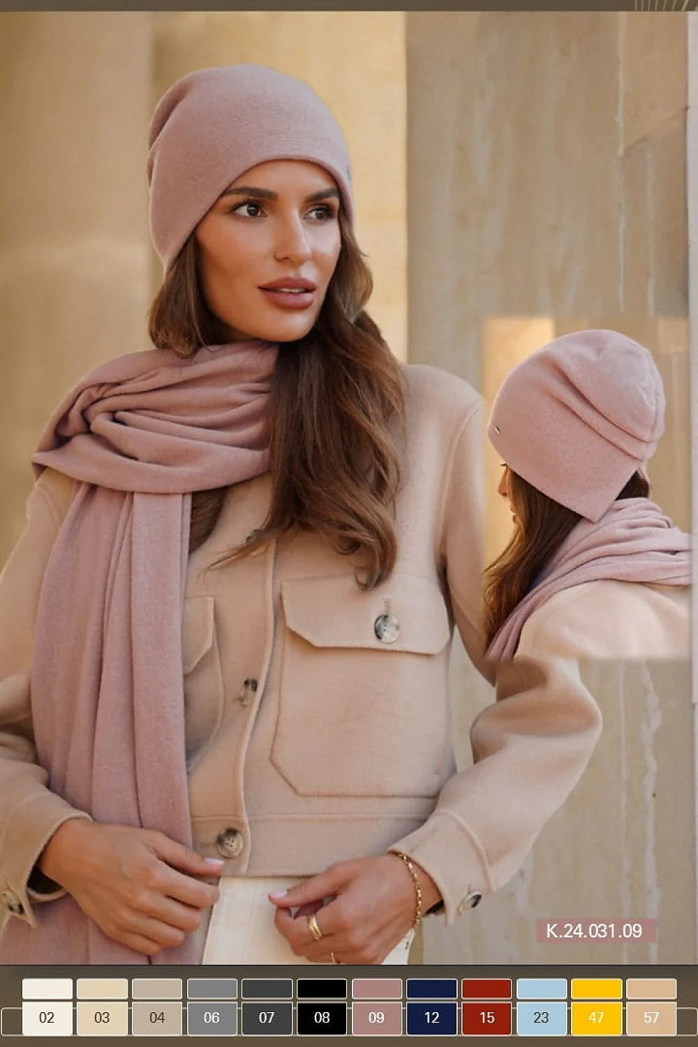 Ensemble chic pour femmes veste courte ajustée bonnet écharpe laine rose poudré beige clair hiver automne mode élégant