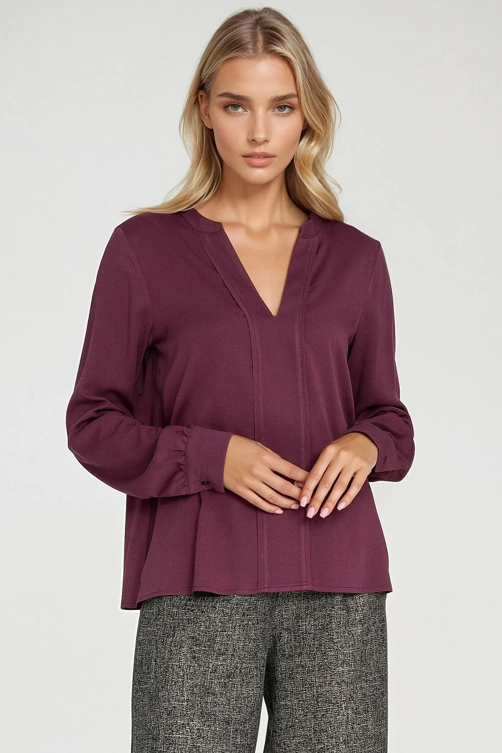 chemisier viscose légère aérée manches longues poignets facile décolleté V large pli silhouette affinée élégance coupe régulière intemporelle bureau quotidien