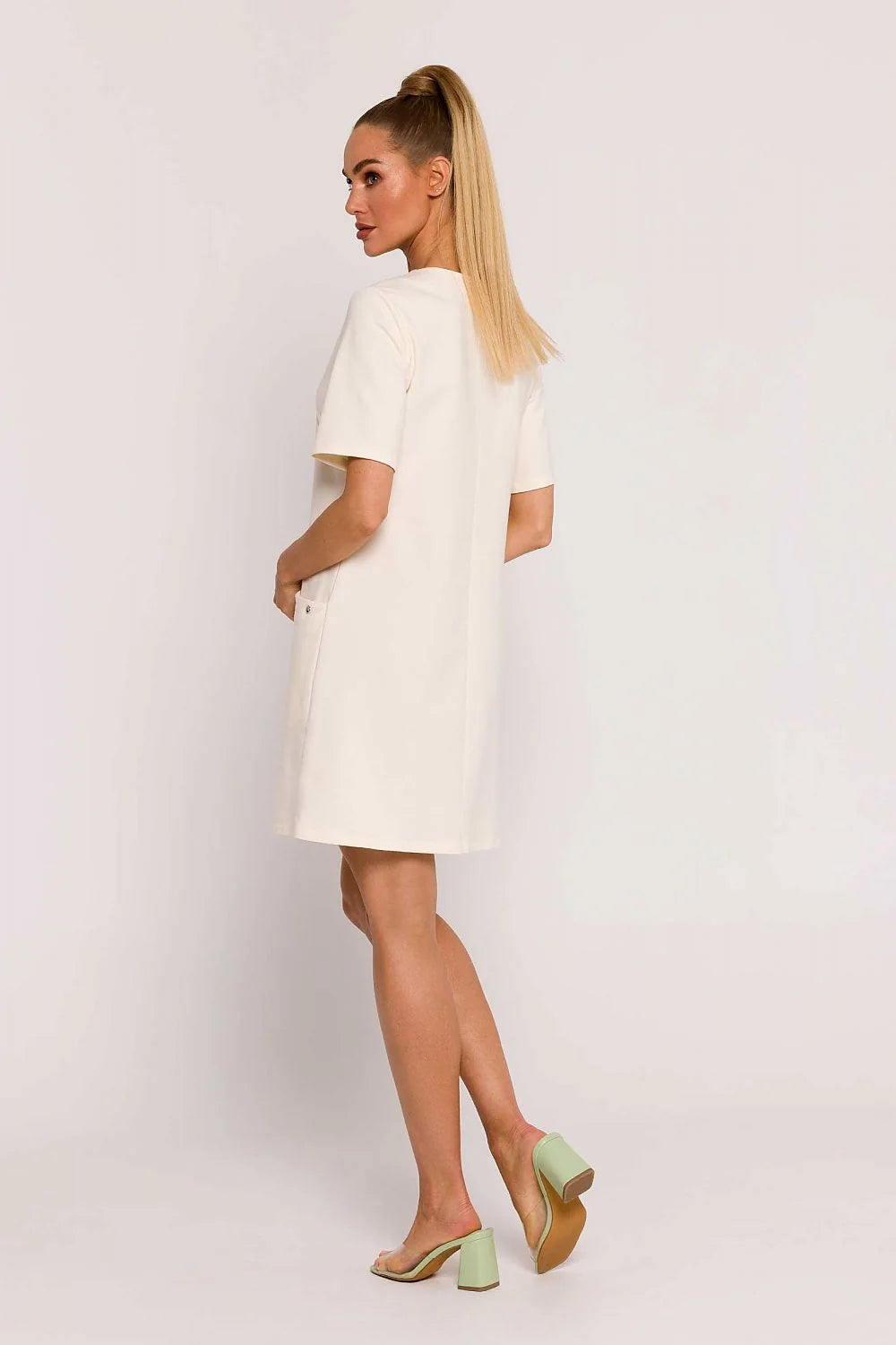 Robe de jour maille coupe A encolure V manches courtes couleur ivoire taille non cintrée femme