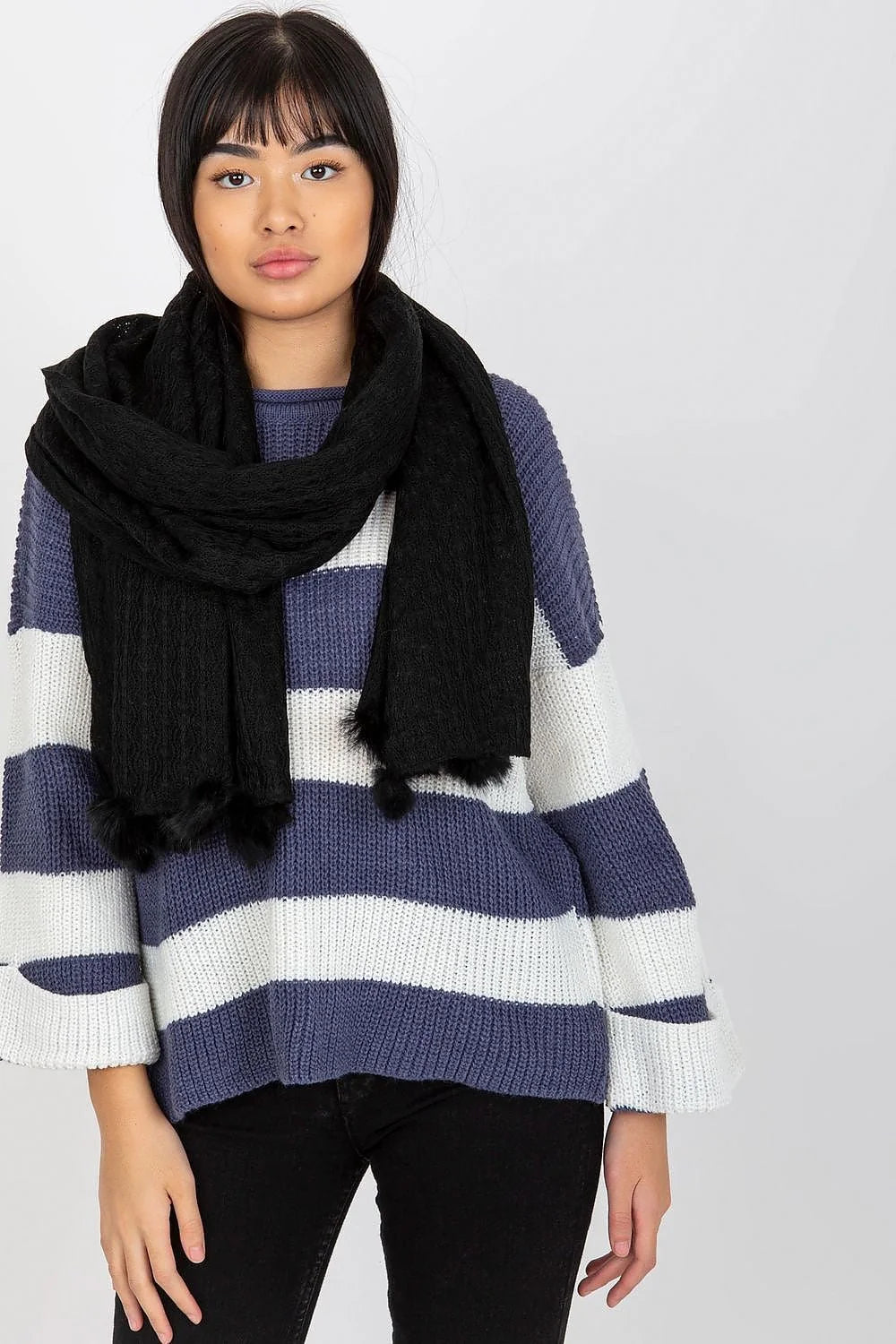 Écharpe pour femme élégante en acrylique noire longue à pompons en fausse fourrure douce et chaude pour l'hiver
