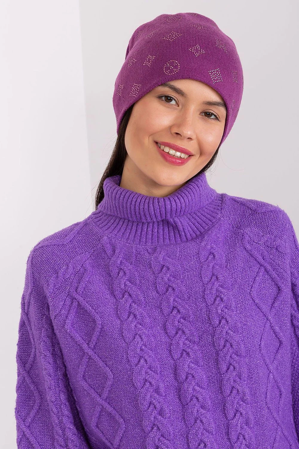 bonnet pull ensemble cachemire strass violet vif minimaliste chic chaud hiver femme maille torsadée douce ample slouchy côtelé