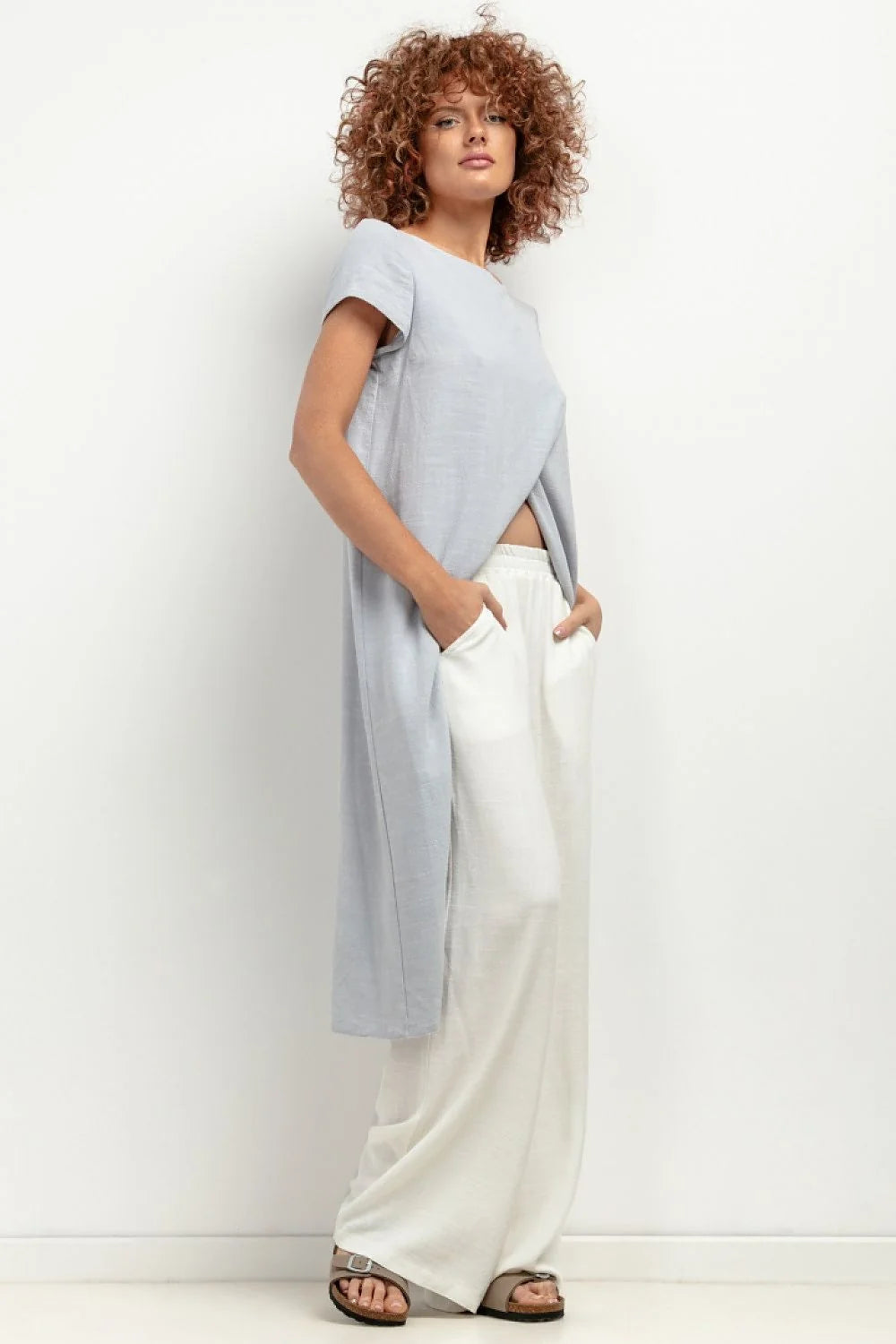 Tunique asymétrique Tessita en viscose et lin tissu léger coupe moderne femmes été