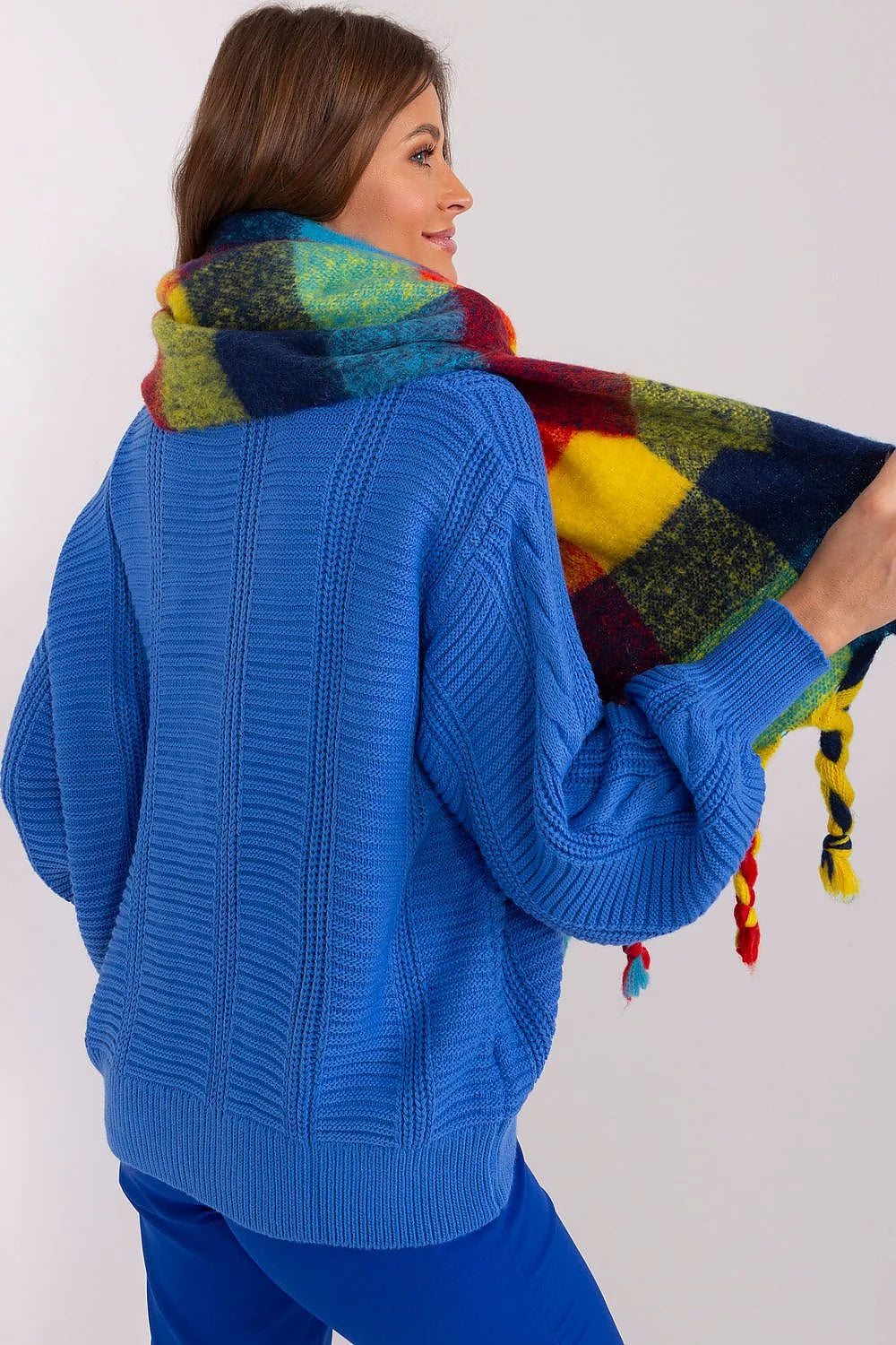 Écharpe longue pour femmes en carreaux colorés asymétriques avec franges tressées polyester résistant style audacieux pour automne hiver