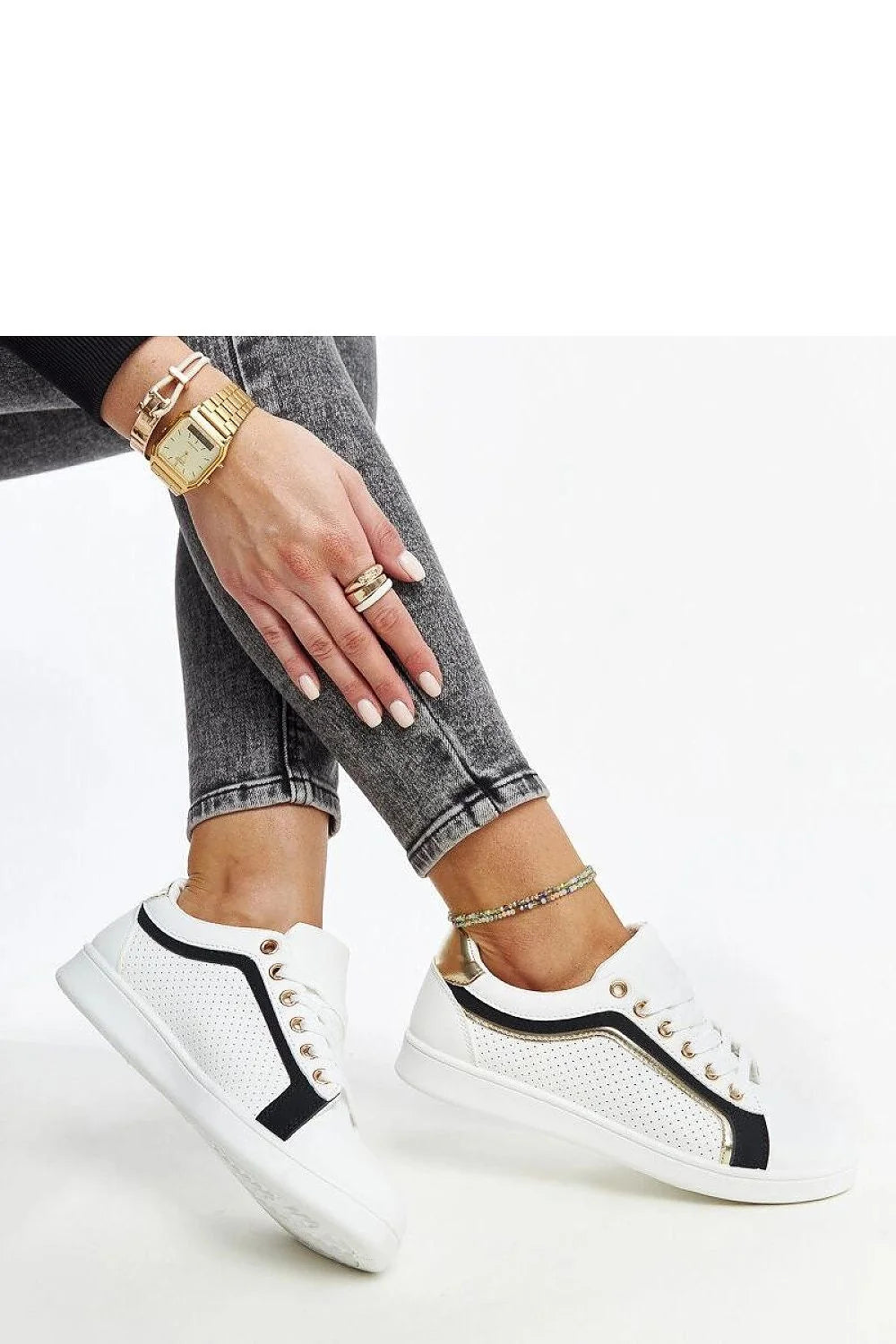 Baskets mode femme blanches noires dorées plateforme coupe basse cuir synthétique respirant confort durable