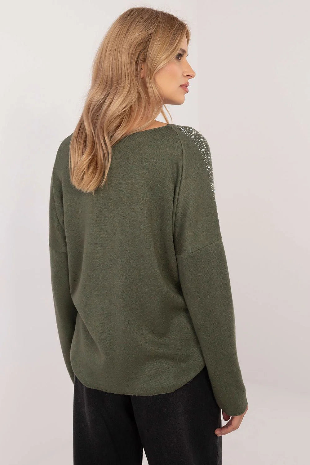 Pull élégant pour femme longues manches strass sur les épaules couleur olive mode moderne confort tout le jour occasion spéciale