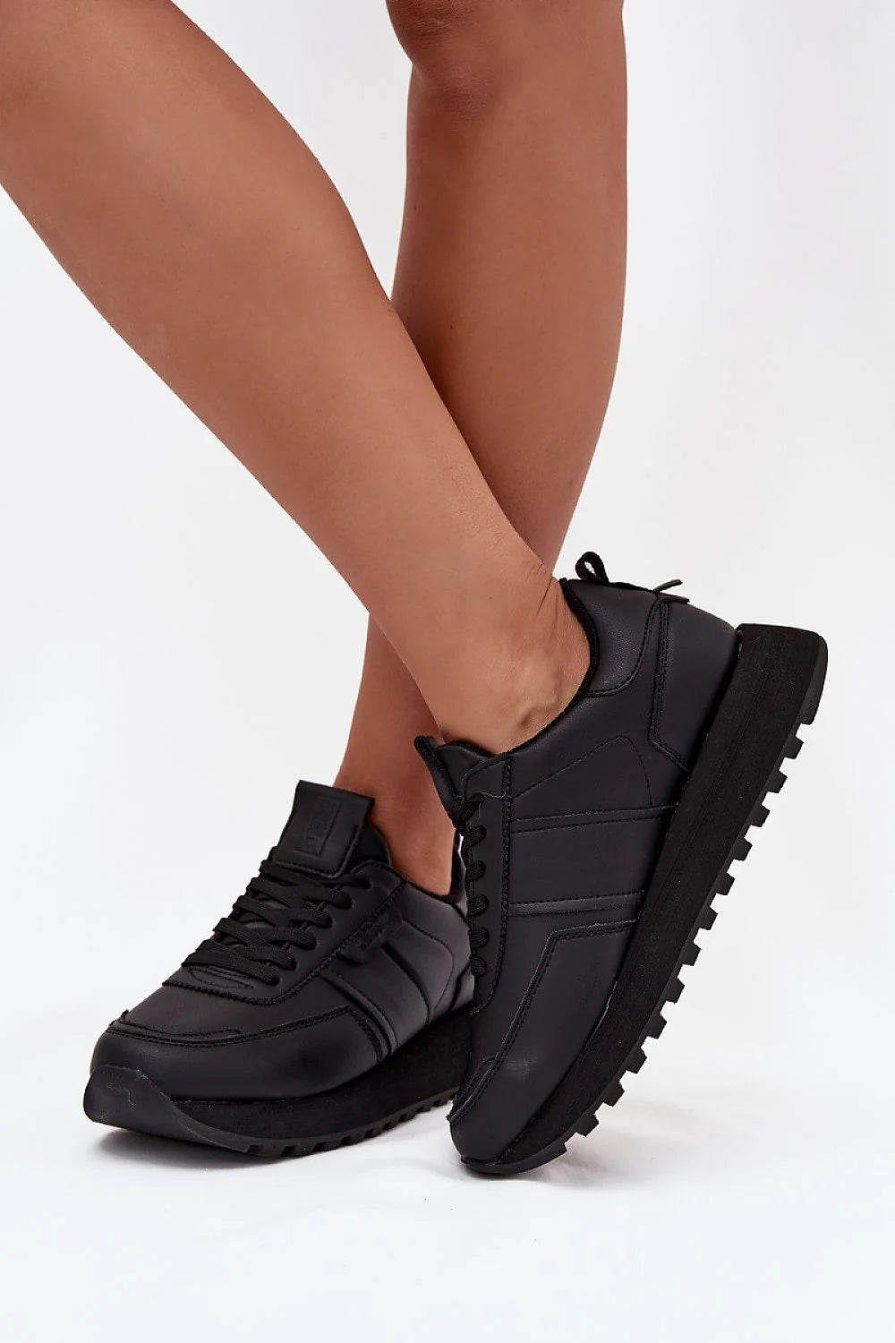sneakers femme BigStar cuir synthétique noir mat plateforme 35mm crantée minimaliste lacets plats bout rond talon rembourré confort