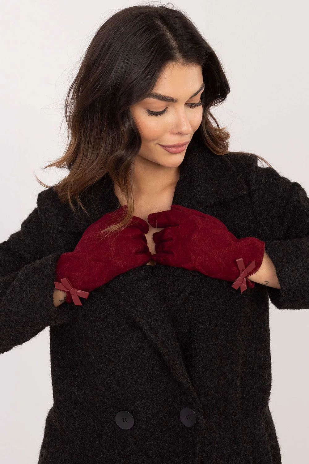 Gants élégants pour femmes en daim synthétique couleur bordeaux avec nœuds décoratifs et motifs fleuris