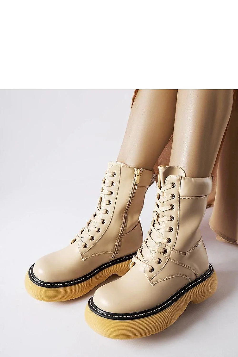 Bottines femmes design moderne ranger montante beige nude semelle épaisse moutarde confort style urbain décontracté