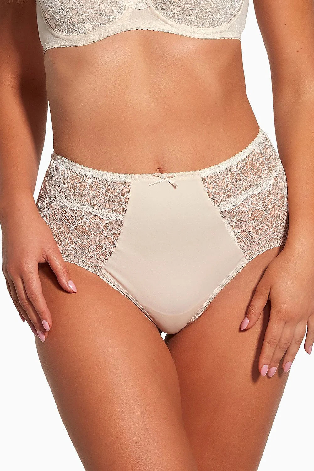 culotte brésilienne Bella Misteria taille haute microfibre beige pâle dentelle florale transparente festonnée nœud décoratif maintien confortable couvrante féminine extensible