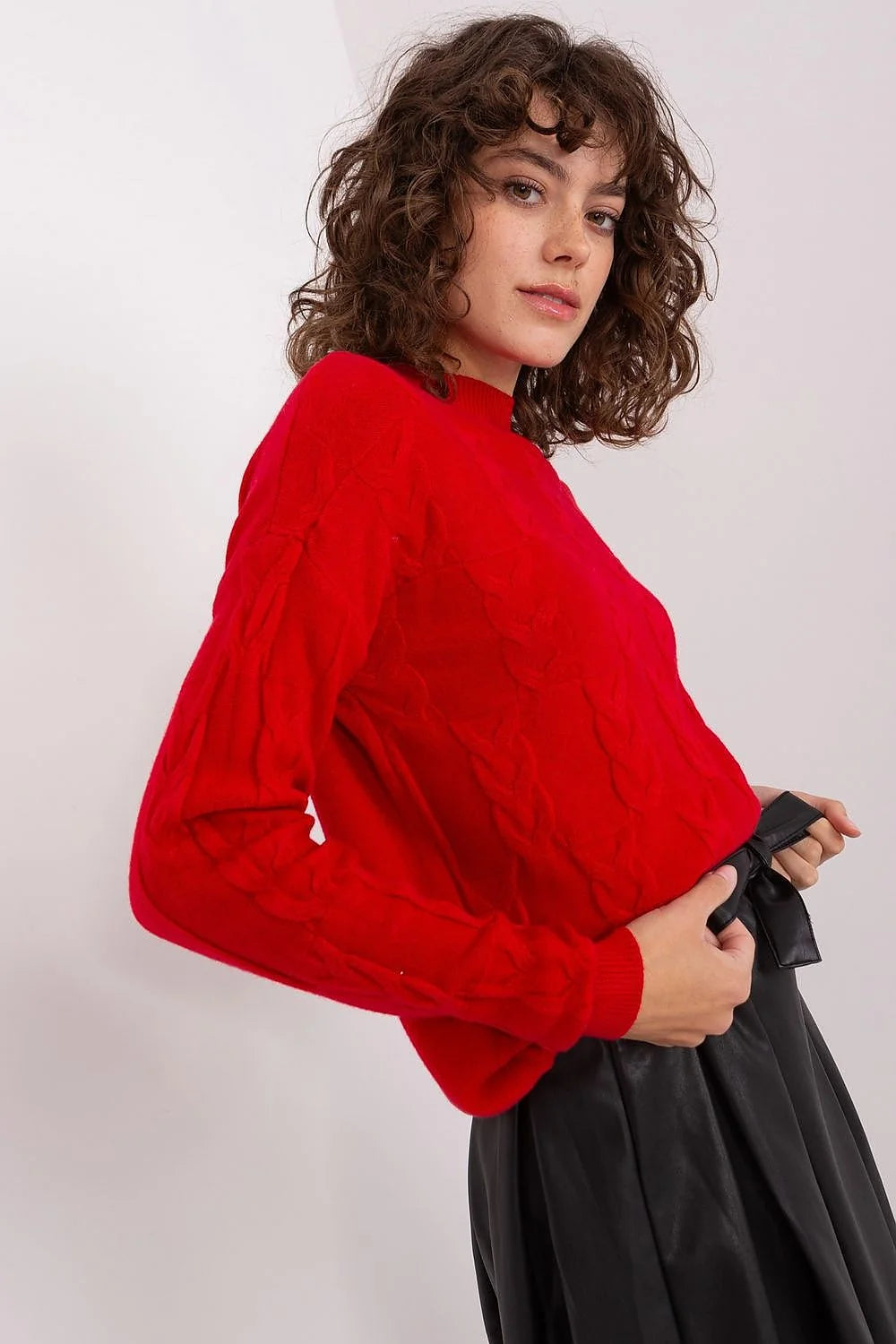 Pull pour femme en viscose nylon PBT motif torsadé rouge vif manches longues col ras-du-cou côtelé