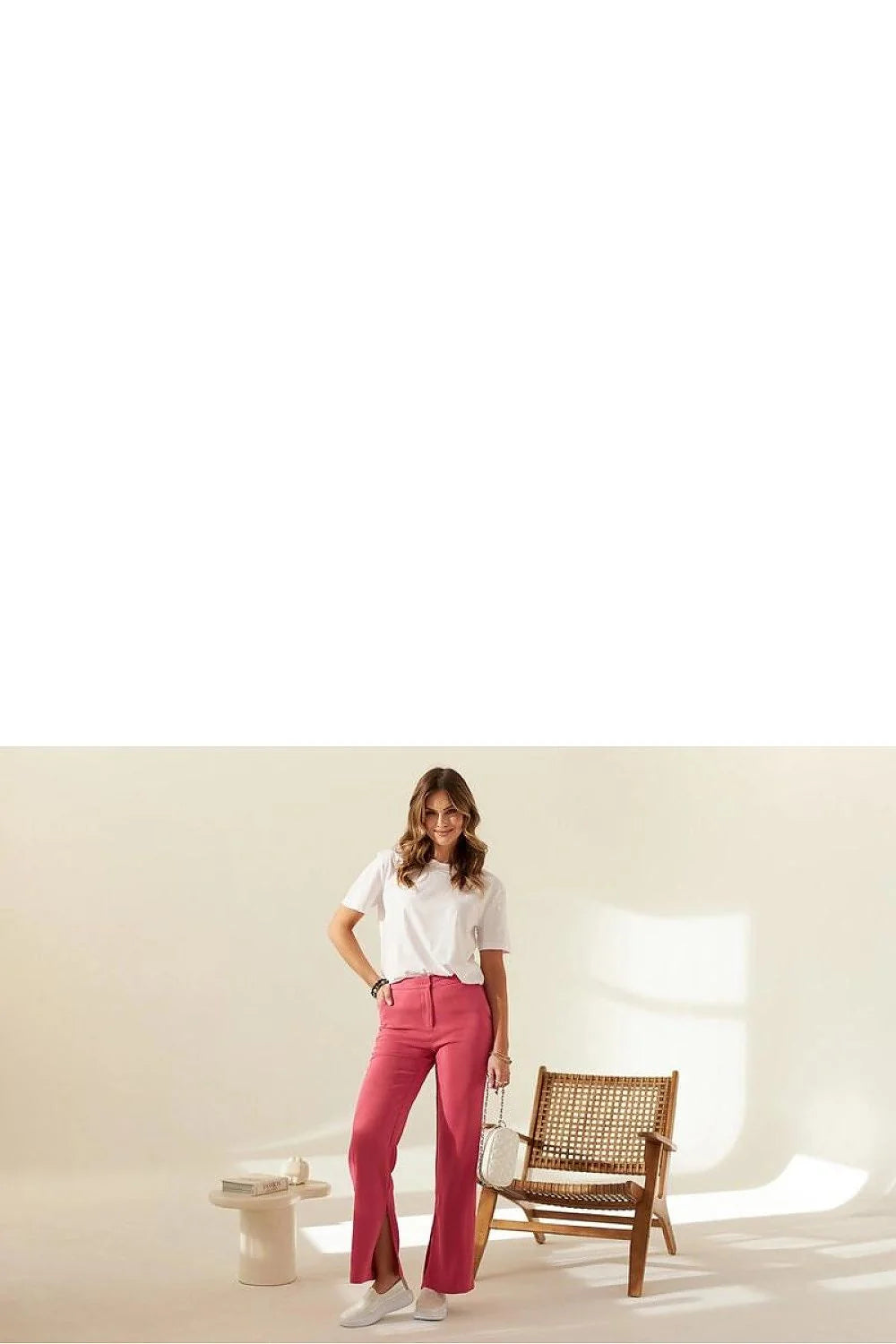 Chaussures basses modernes femmes design contemporain blanc perforé confortable semelle épaisse slip-on style élégant occasion多种