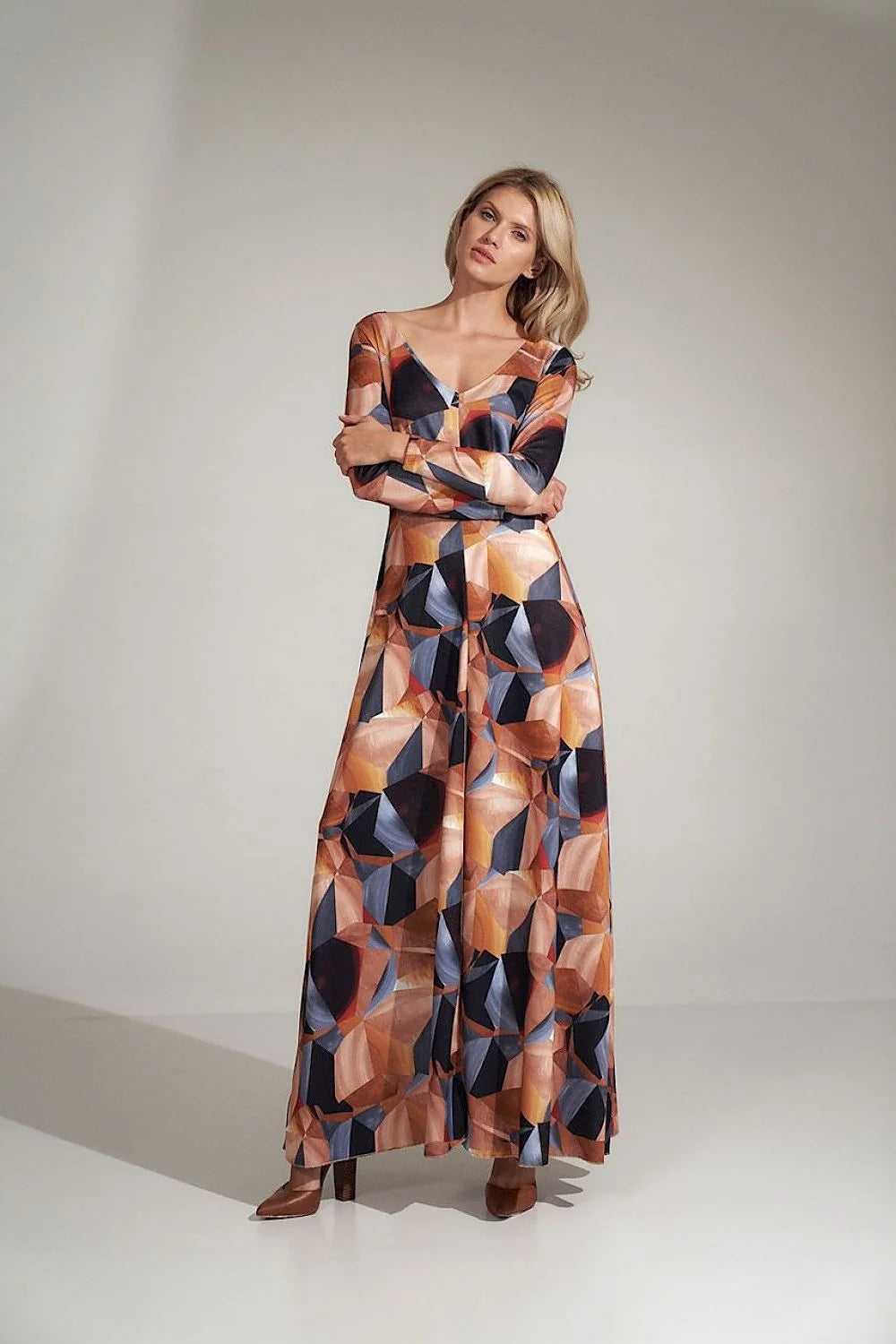 Robe longue multicolore élégante tissu lisse manches longues encolure V imprimé géométrique sophistiquée femme