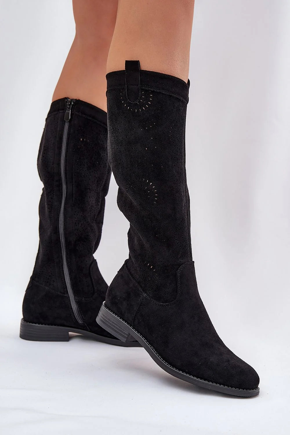 Bottes hauteur genou suédine noire perforée classique confort femmes mode élégante printemps automne