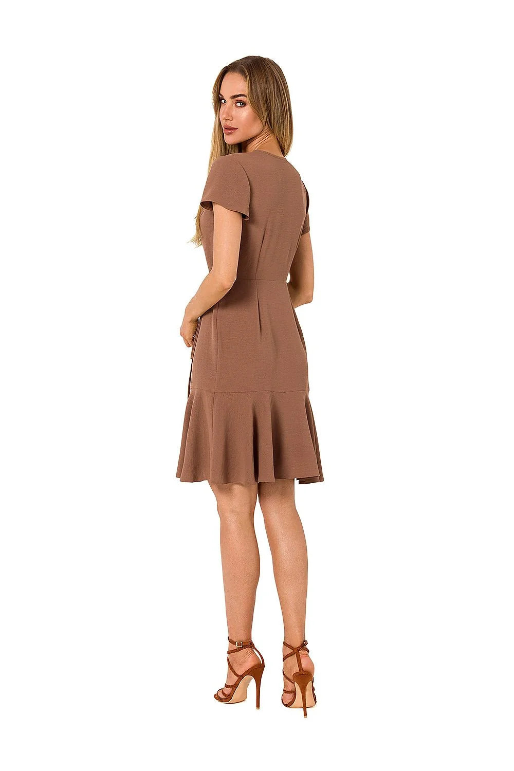 Robe de jour élégante à encolure V manches courtes ceinture latérale volants tissu aéré couleur marron terre femme