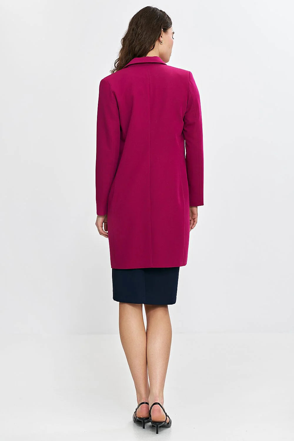 Veste pour femme moderne élégante couleur fuchsia coupe droite manches longues deux boutons