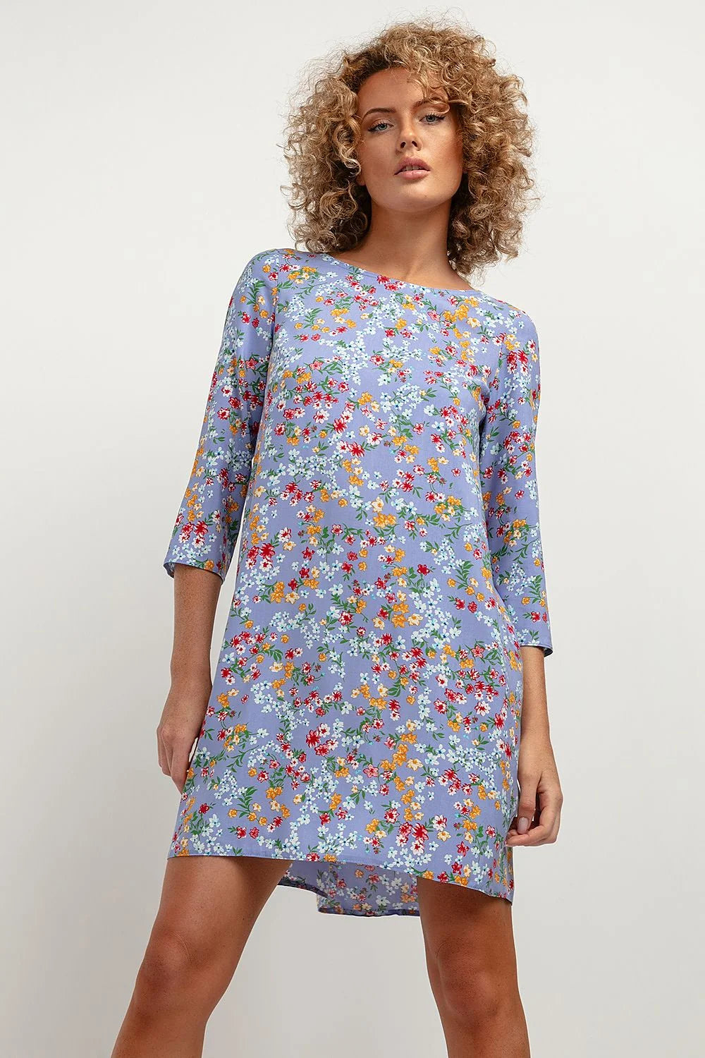 Robe de jour Tessita à motifs floraux manches trois-quarts coupe droite en viscose 100% pour femme