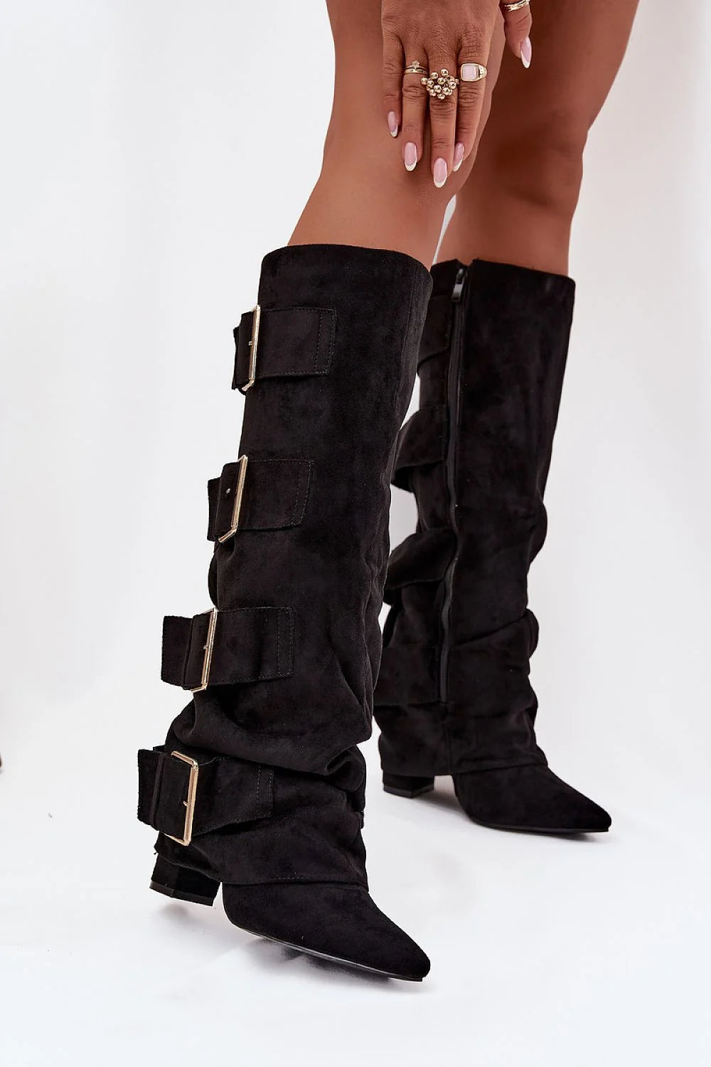bottes hautes femme suédine noire slouchy bout pointu talon carré petit rock chic western cuir écologique brides réglables boucles dorées