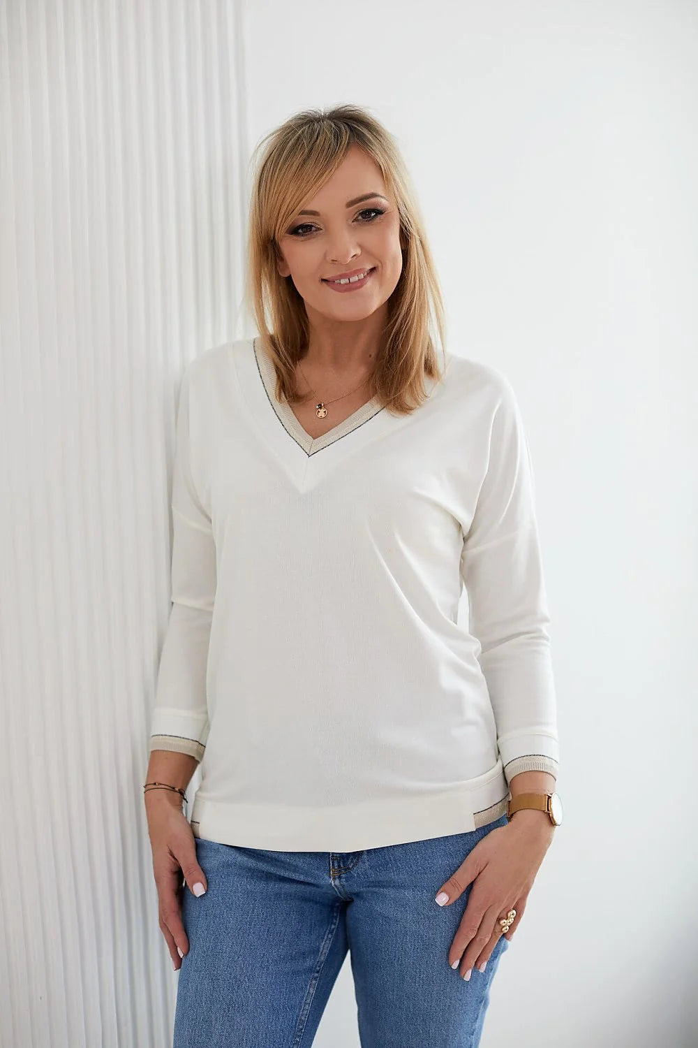Pull Chandail La Aurora style moderne épuré manches longues col V viscose 95% elasthanne 5% femmes matures