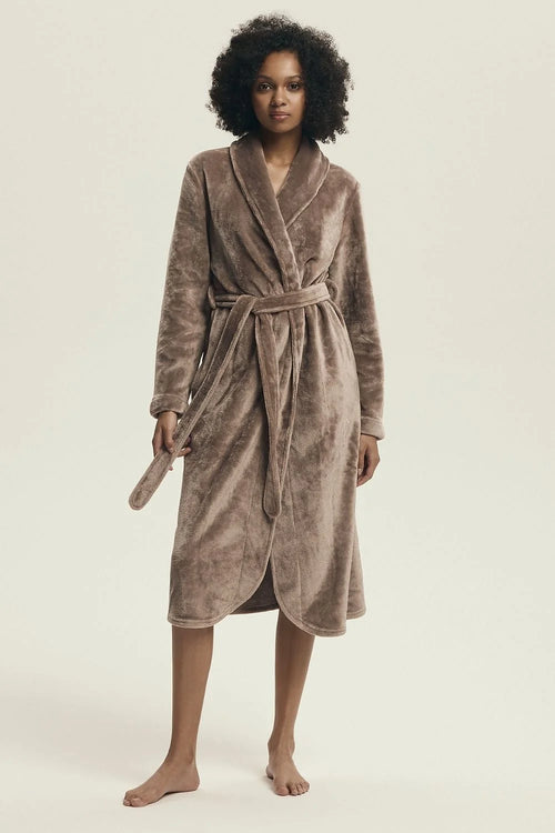 peignoir femme mi long pelucheux microfibre taupe coupe kimono col châle ceinture ajustable manches longues ourlet arrondi poches pratiques cosy