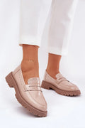 Mocassins élégants pour femmes en cuir artificiel verni talon plat bouts arrondis détails clous métalliques style moderne
