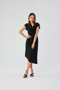 Robe de cocktail Stylove noire asymétrique coupé biais encolure drapée manches chauve-souris ceinture intégrée femme