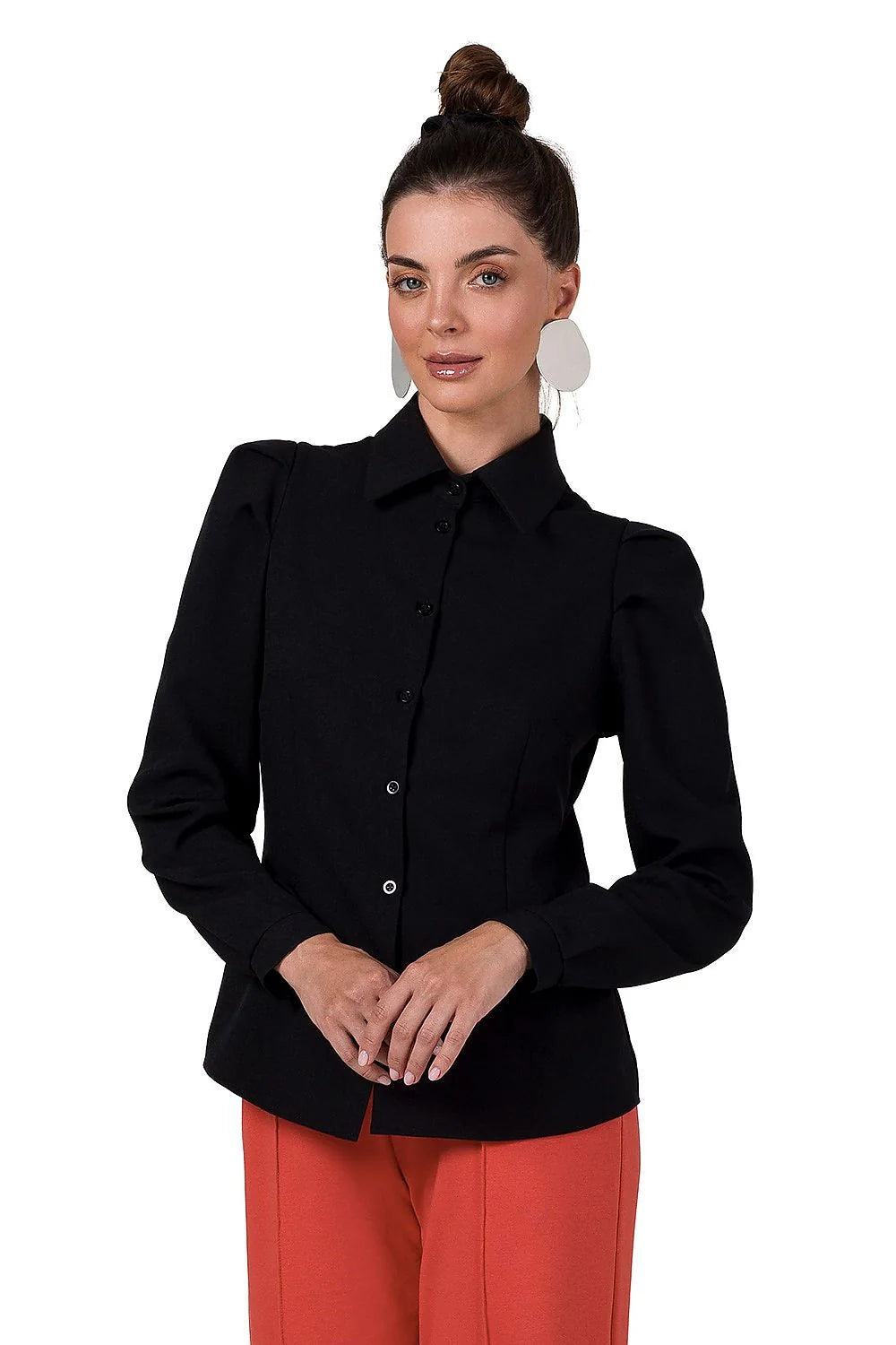 Chemise manche longue Be Wear noire épaules bouffantes col classique boutons noirs tissu de qualité femme coupe ajustée