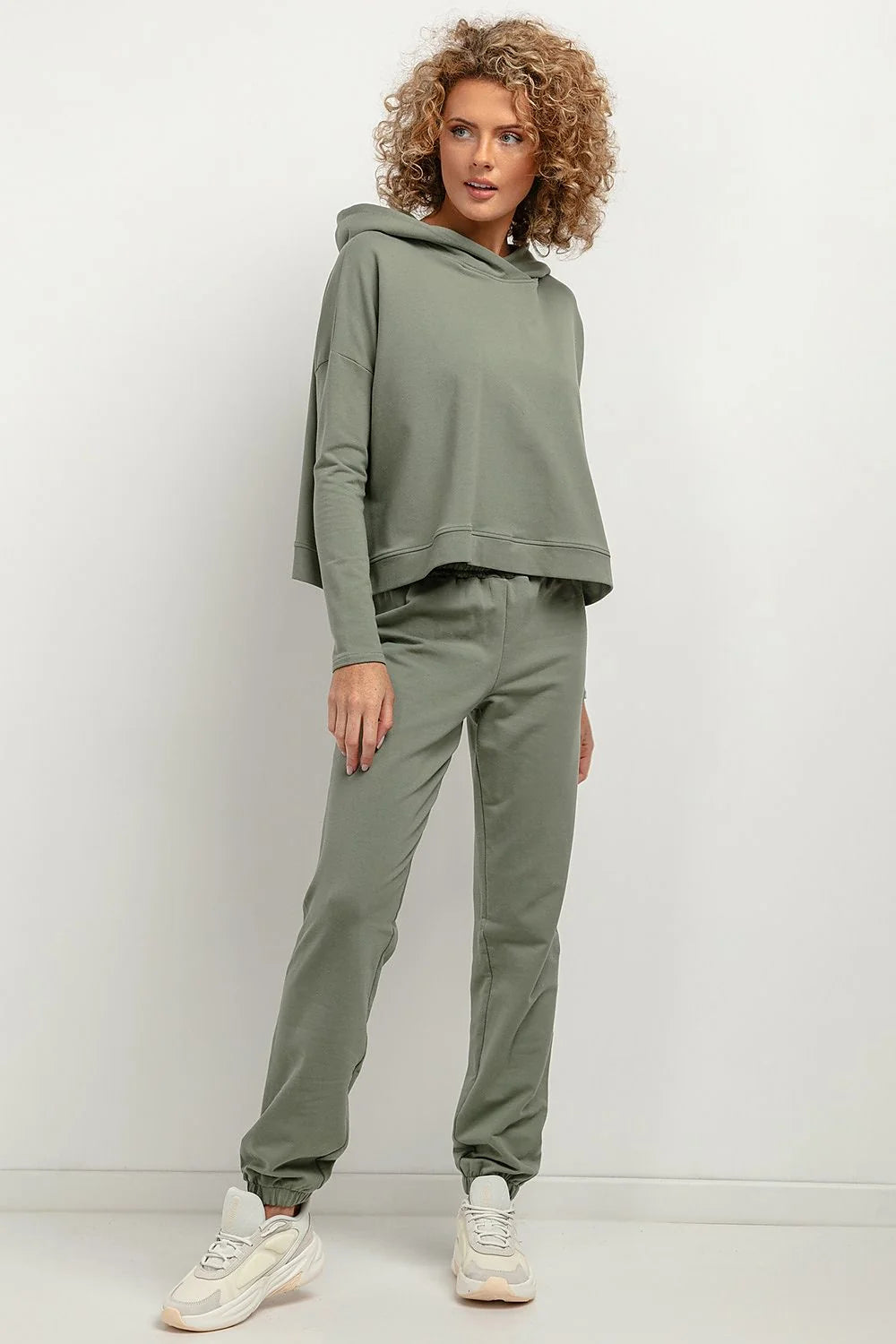 Pantalon survêtement Tessita en vert olive, coupe ample, ceinture élastique, coton polyester, femme