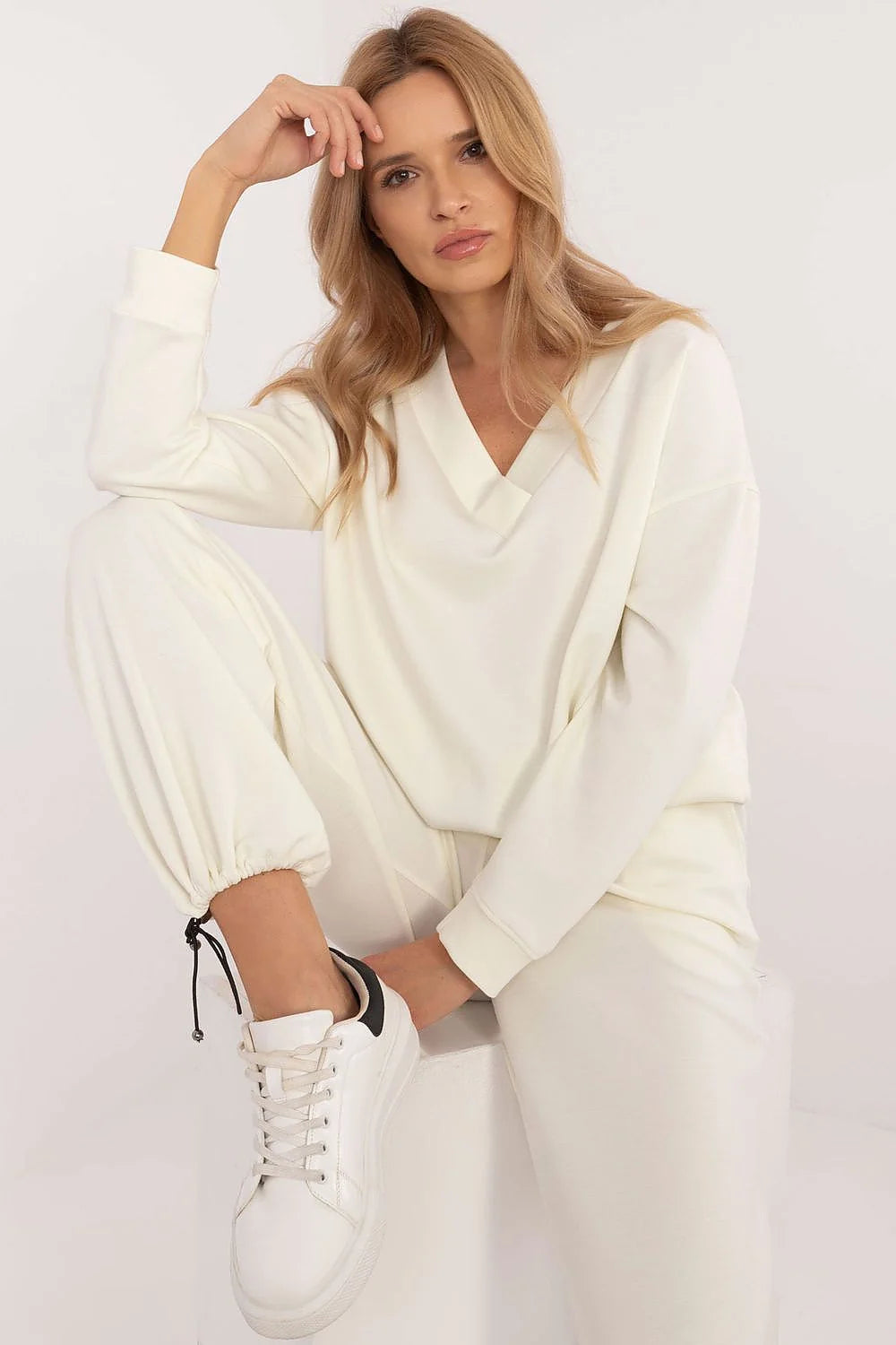 Ensemble Lakerta pour femme, style casual-chic, couleur blanc cassé, sweat à capuche et pantalon de jogging, matériels de qualité, confort et durabilité exceptionnels