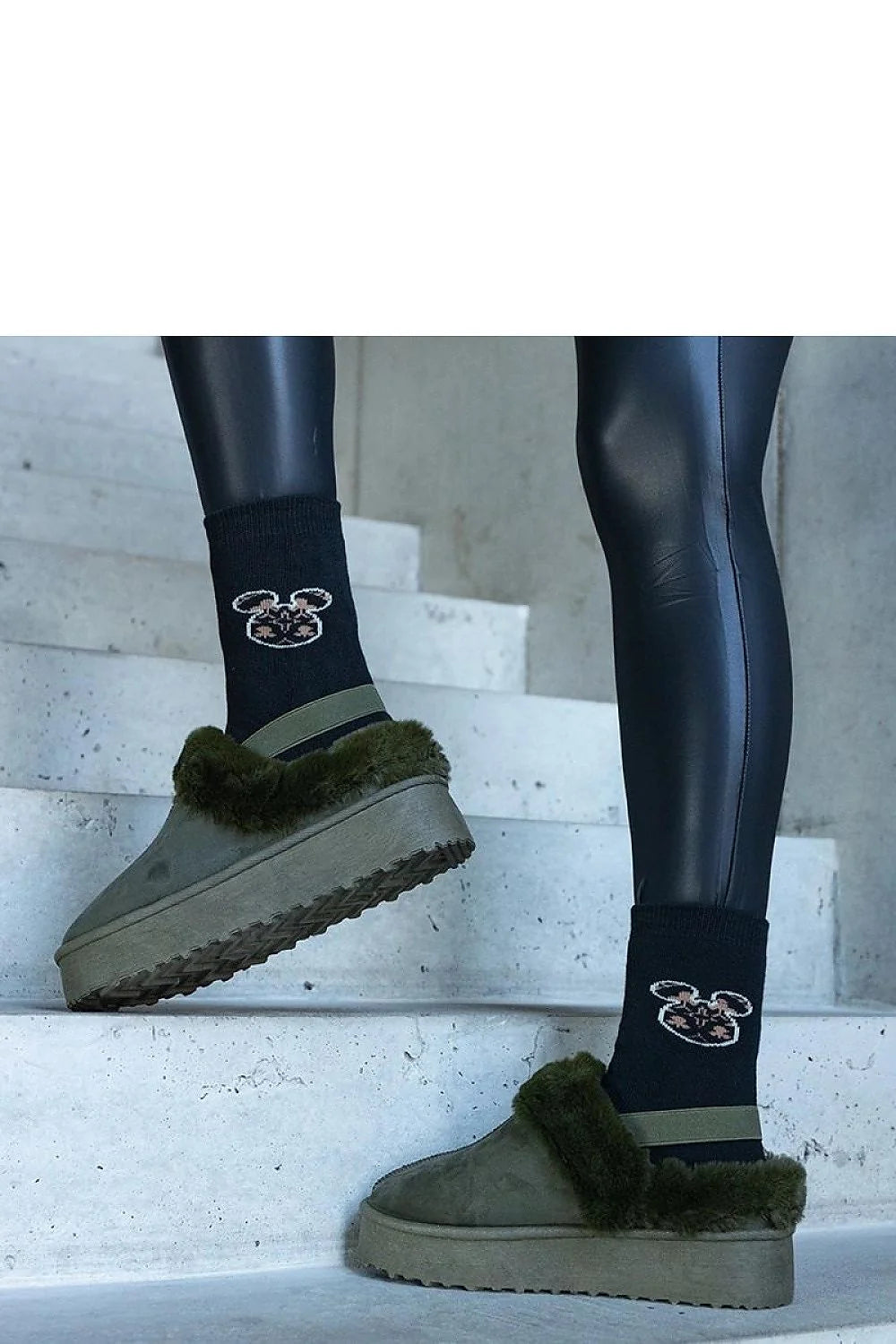 Bottines de neige Solea pour femmes, design moderne, fourrure synthétique, couleur verte olive, semelle épaisse, confort hiver, style casual chic