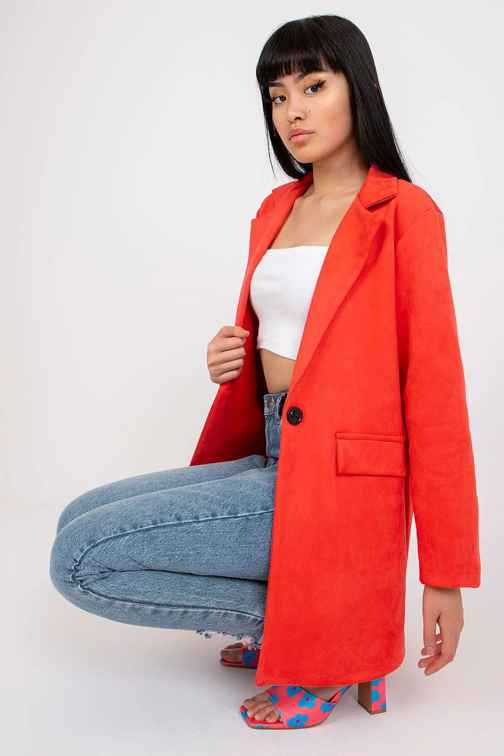 Veste pour femme moderne en imitation daim couleur pêche, style épuré, coupe droite, idéale pour toutes occasions, polyester et élasthanne, manches longues, poches à rabat, fermeture à glissière, look élégant et confortable