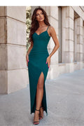 Robe de soirée longue ajustée fente haute vert émeraude épaules nues spaghetti straps occasion spéciale