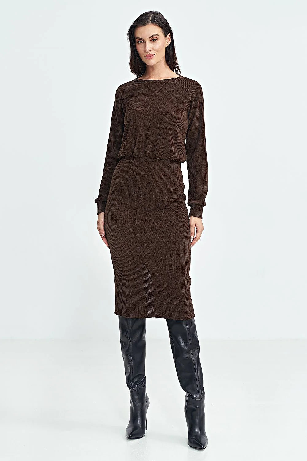 Robe de jour Nife couleur marron foncé maille côtelée manches longues raglan taille élastique robe midi femme