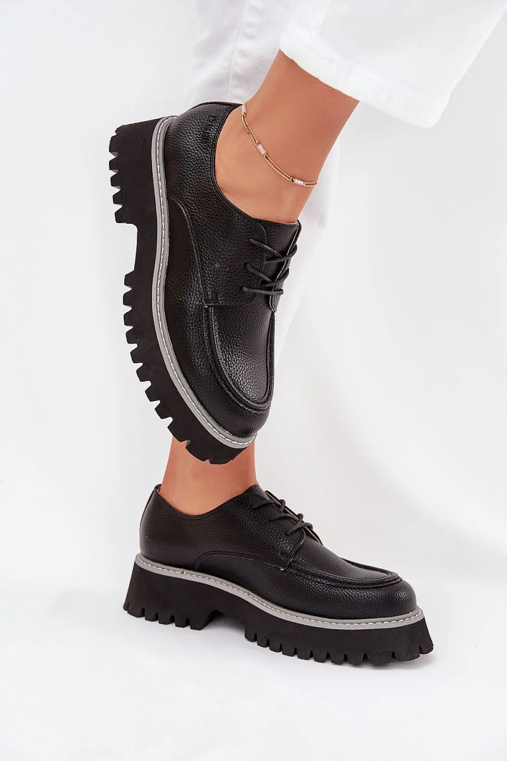 mocassins femme biostar cuir écologique grainé noir lacets plateforme semelle crantée épaisse adhérence bordure grise couture visible