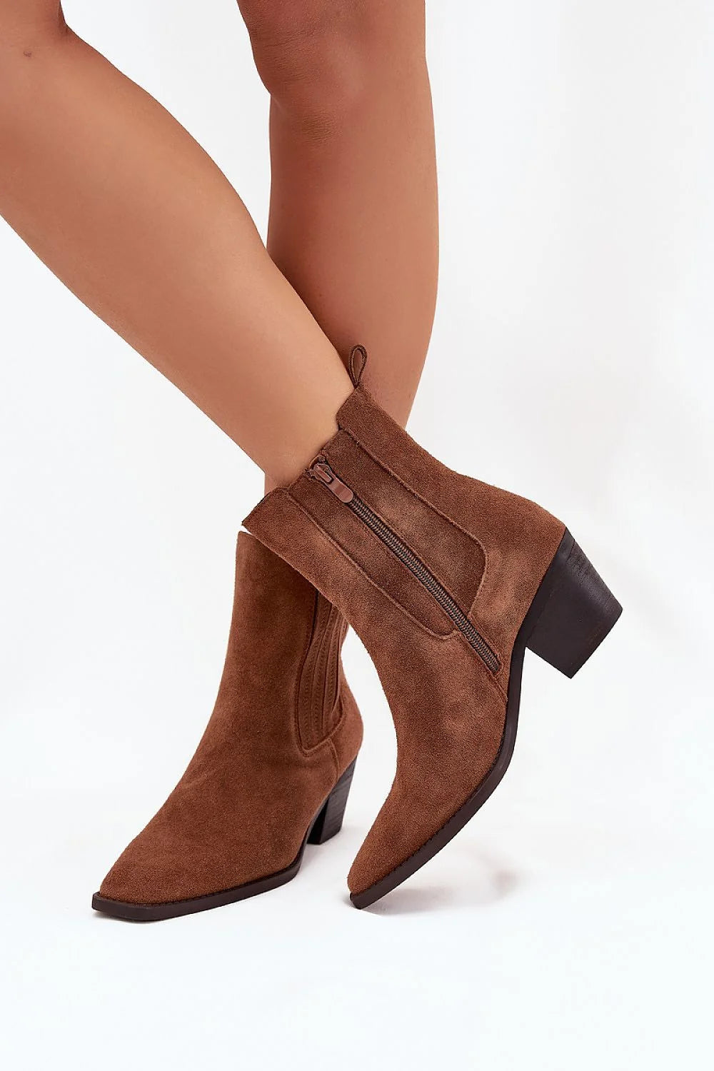 bottines femme suède cognac western bout pointu talon bloc moyen semelle noire contrastée gousset élastique zip latéral doublure fourrure chaude