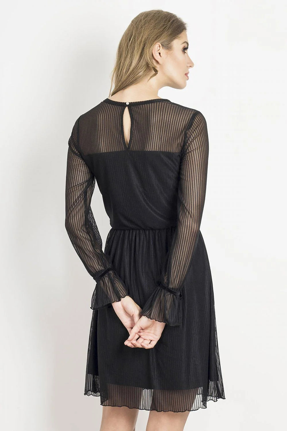 Robe de soirée noire en tulle plissé élégante manches transparentes pour femmes chic et sophistiquée